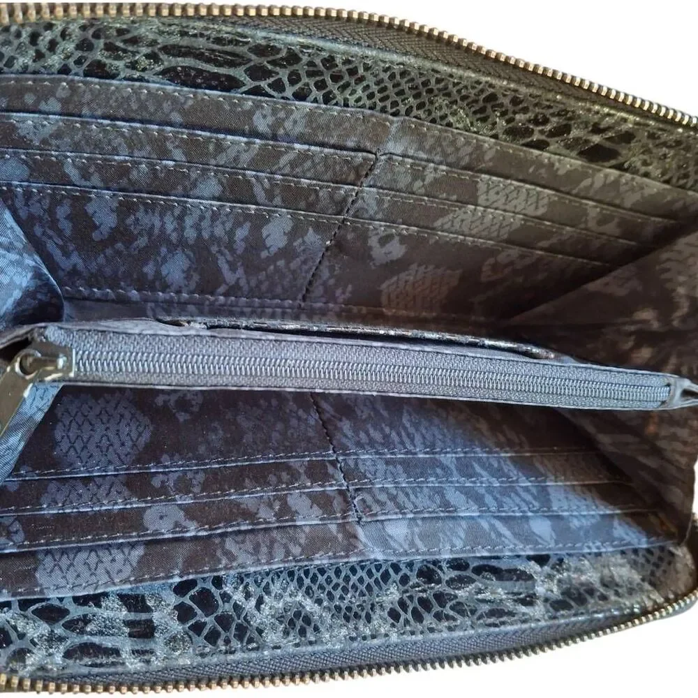 Kenneth Cole New York Black Faux Snakeskin Zip Wallet 16 Card Slots Metallic Lea